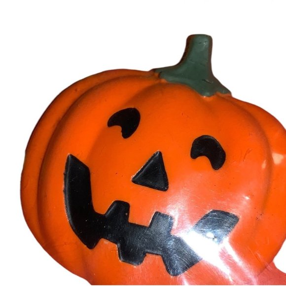 Carlton Cards Pumpkin Lapel Pin - Picture 2 of 6